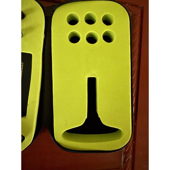 Provo Craft Silent Setter - Eyelet Setter Crafting Case And Tools - Picture 7 of 9